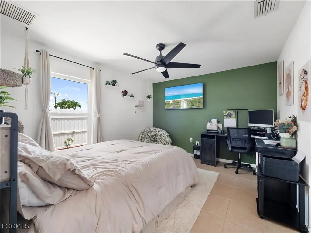 2817 Gleason Parkway Cape Coral FL 33914