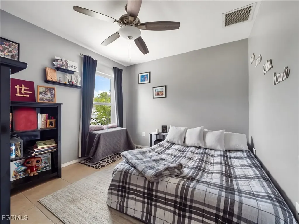 2817 Gleason Parkway Cape Coral FL 33914