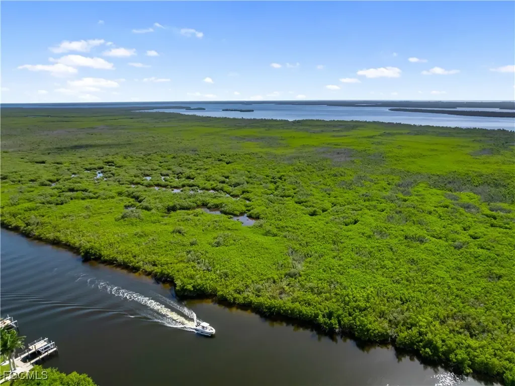 2817 Gleason Parkway Cape Coral FL 33914