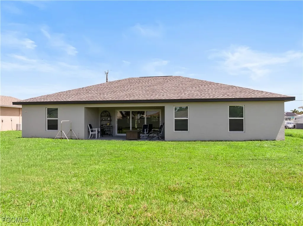 834 NE Van Loon Lane Cape Coral FL 33909