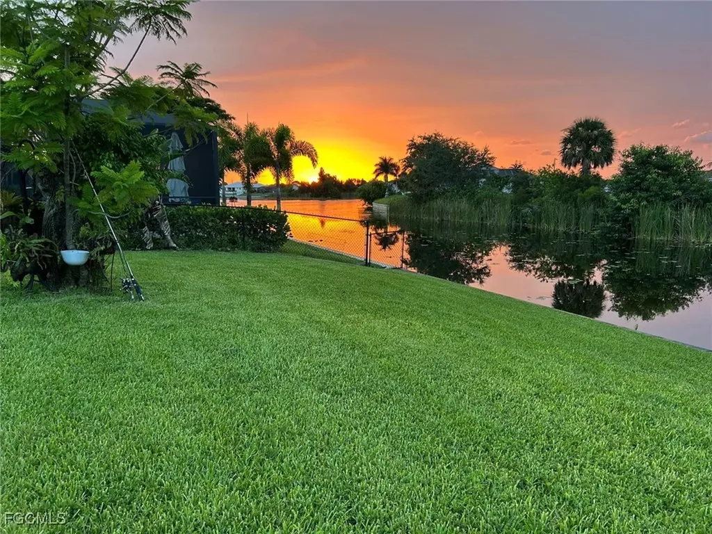315 Gleason Parkway Cape Coral FL 33914