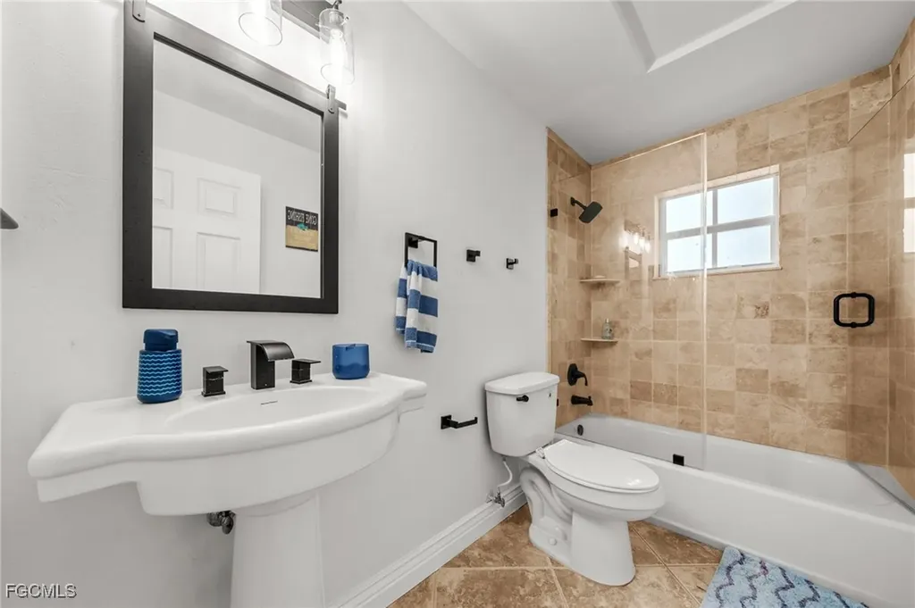 3275 Sand Road Cape Coral FL 33993