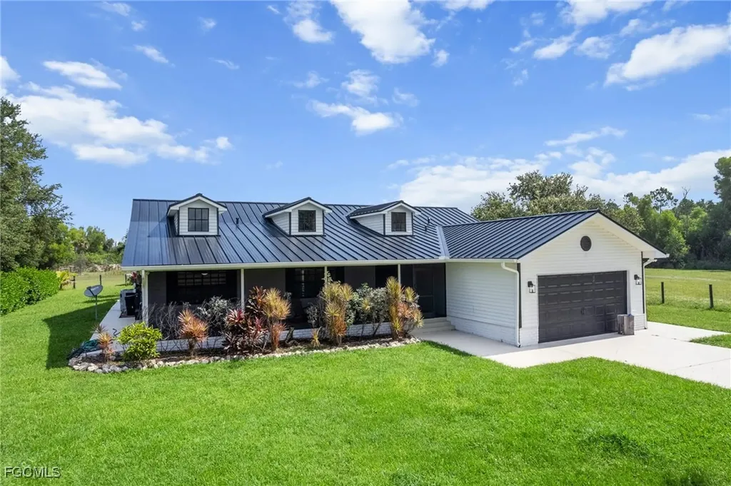 3275 Sand Road Cape Coral FL 33993