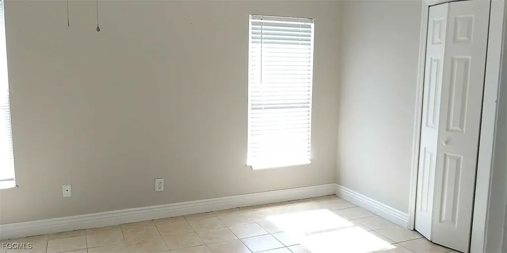 1421 SE 14th Terrace Cape Coral FL 33990