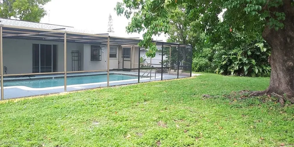 1421 SE 14th Terrace Cape Coral FL 33990