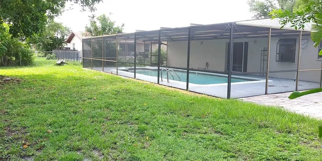 1421 SE 14th Terrace Cape Coral FL 33990