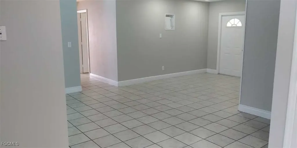 1421 SE 14th Terrace Cape Coral FL 33990