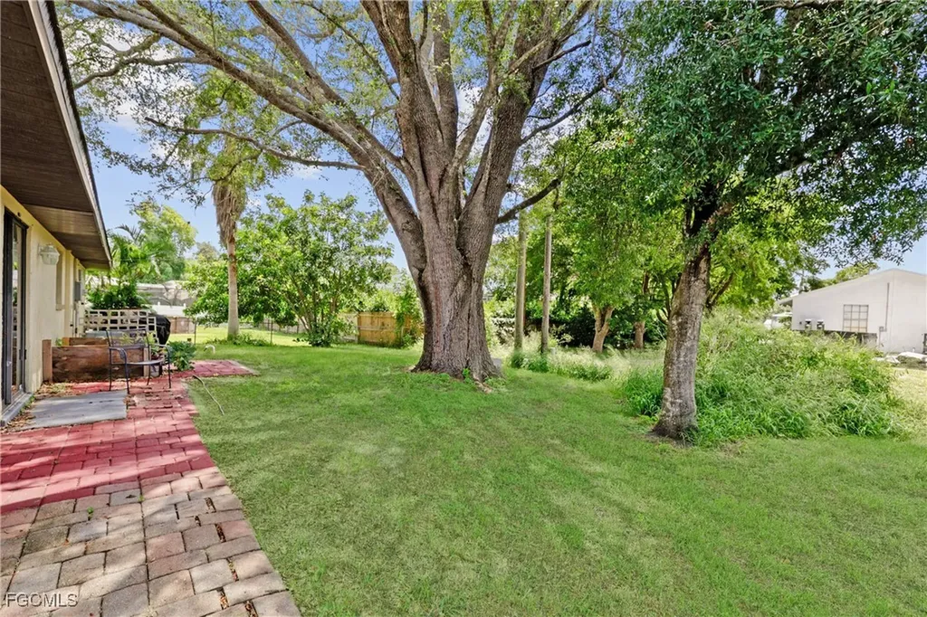 8148 San Carlos Boulevard Fort Myers FL 33967