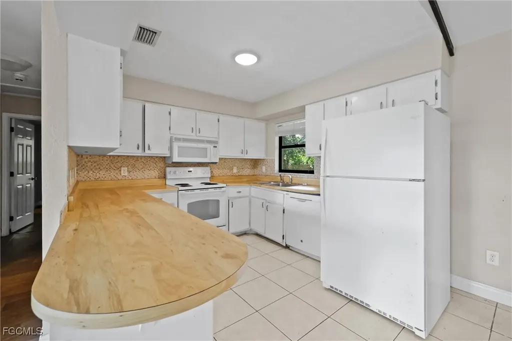 8148 San Carlos Boulevard Fort Myers FL 33967