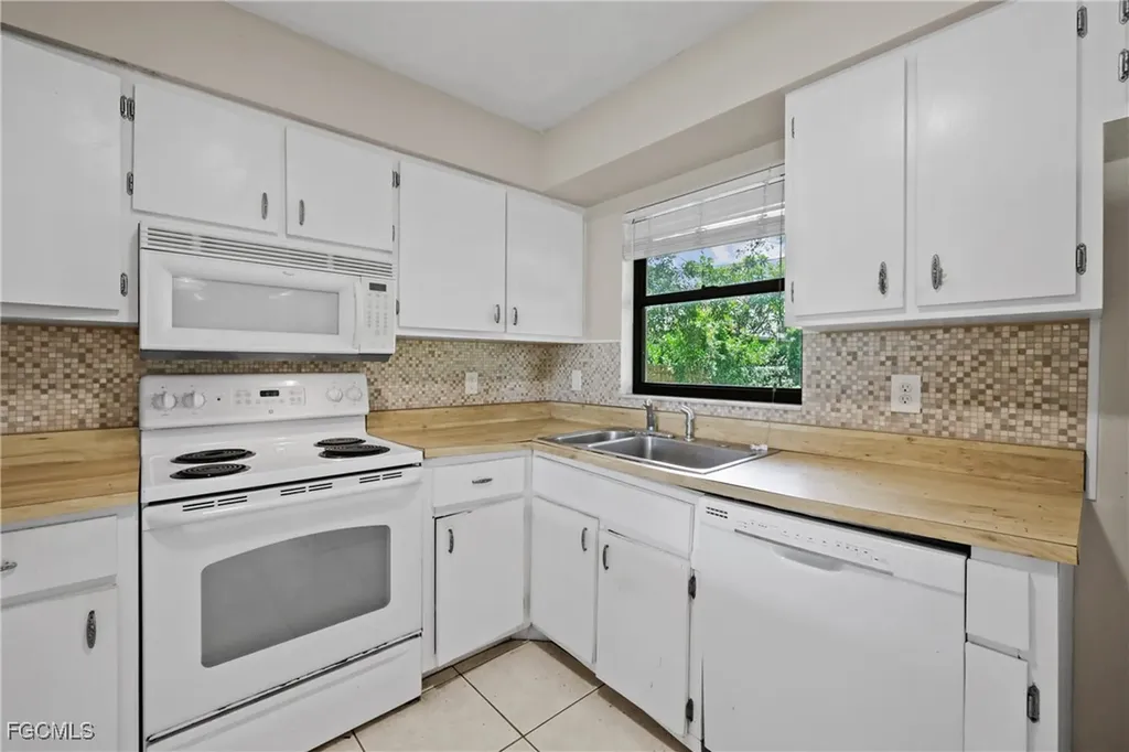 8148 San Carlos Boulevard Fort Myers FL 33967
