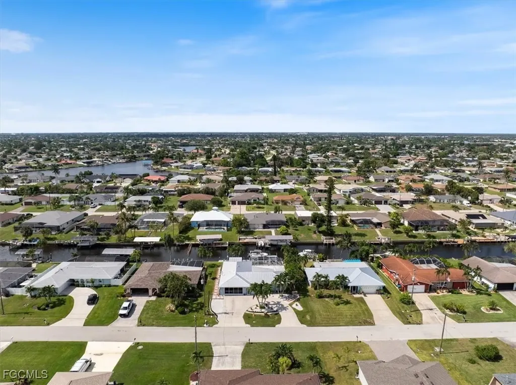 1121 SE 29th Terrace Cape Coral FL 33904