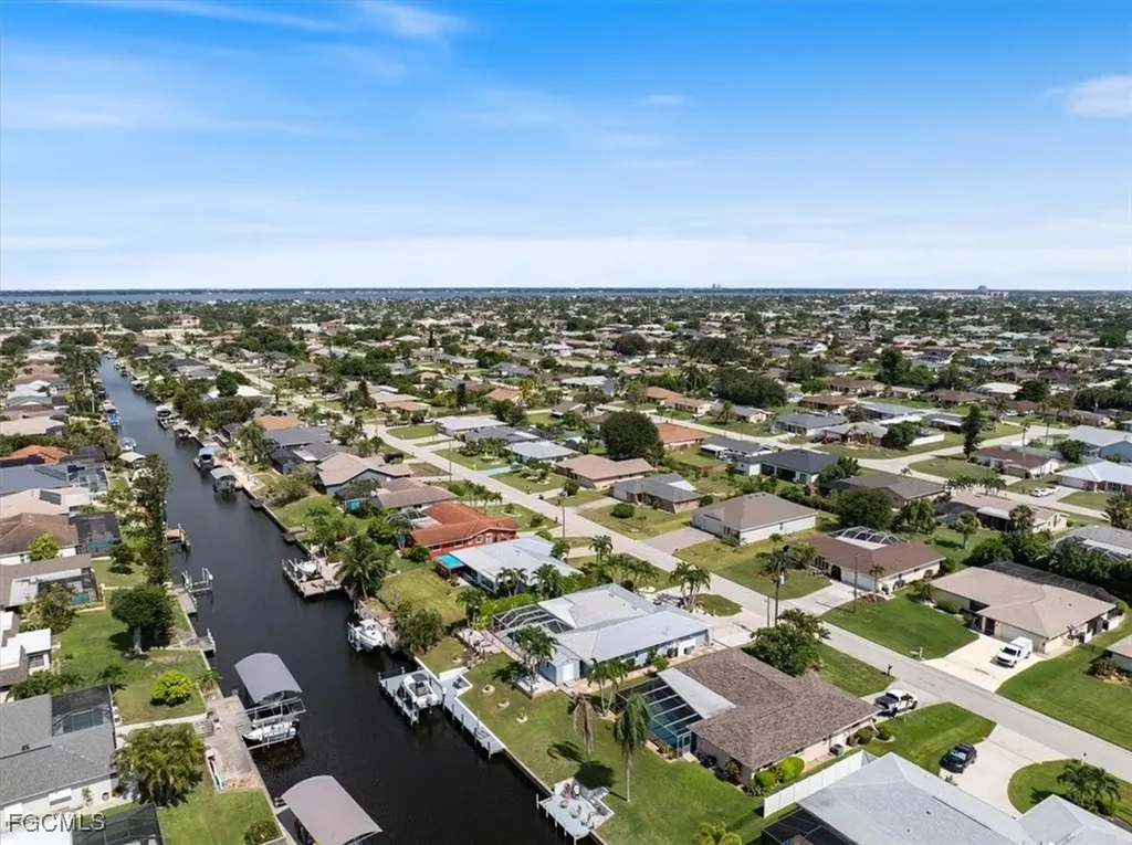 1121 SE 29th Terrace Cape Coral FL 33904