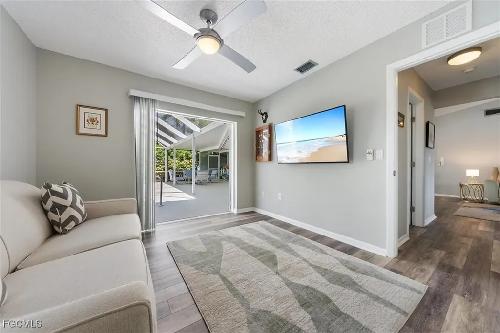 1121 SE 29th Terrace Cape Coral FL 33904