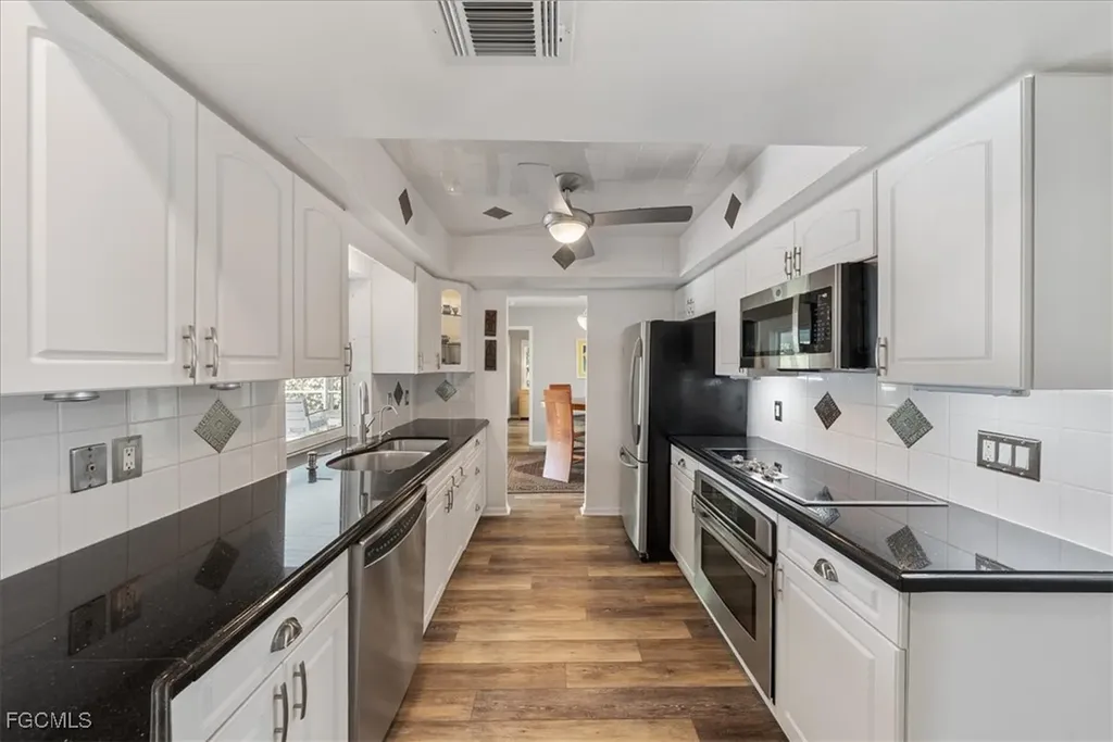 1121 SE 29th Terrace Cape Coral FL 33904
