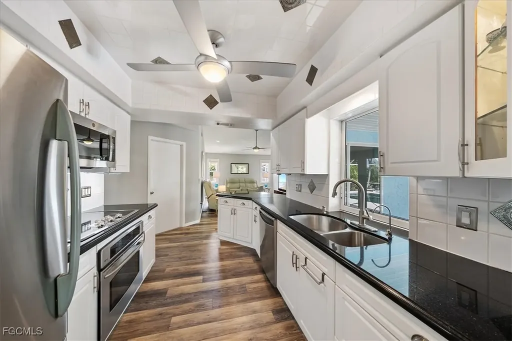 1121 SE 29th Terrace Cape Coral FL 33904