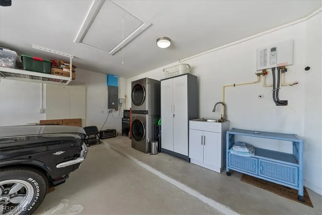1121 SE 29th Terrace Cape Coral FL 33904