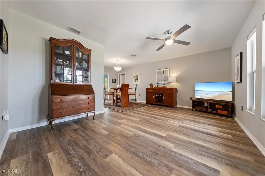 1121 SE 29th Terrace Cape Coral FL 33904