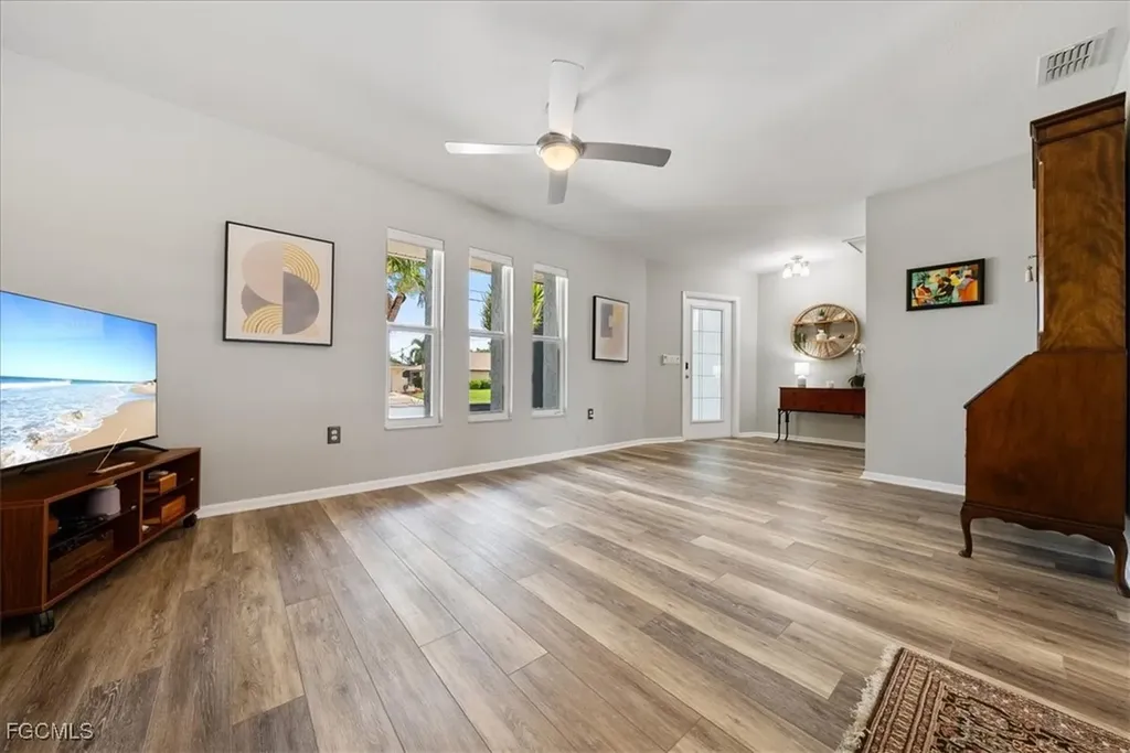 1121 SE 29th Terrace Cape Coral FL 33904