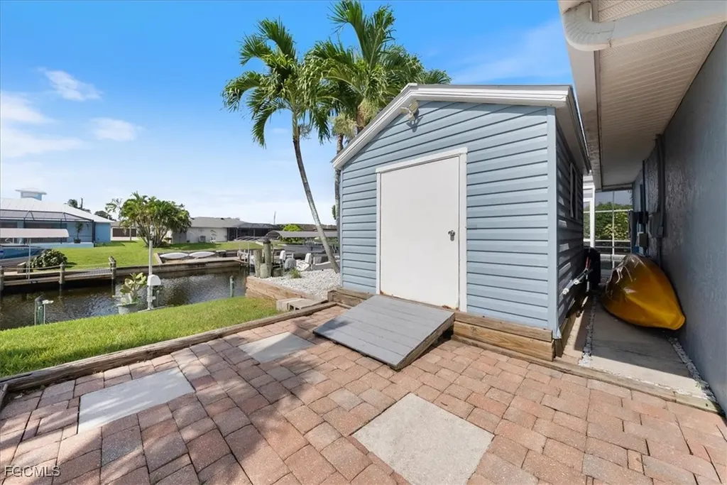 1121 SE 29th Terrace Cape Coral FL 33904