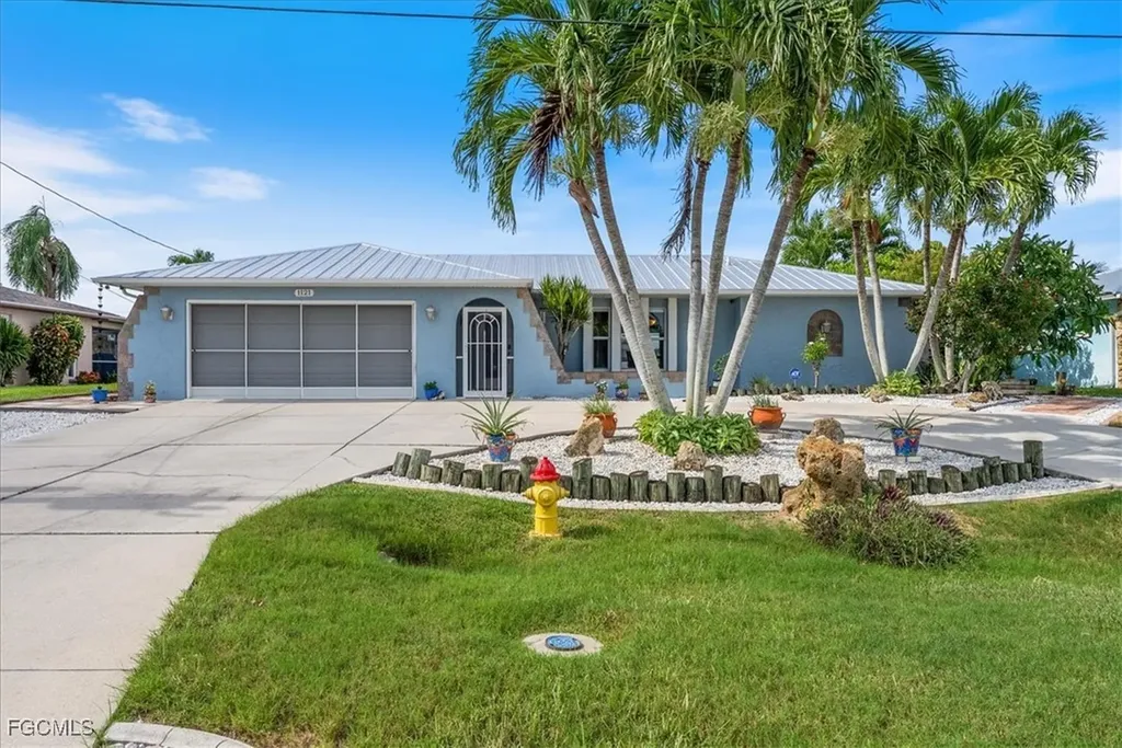 1121 SE 29th Terrace Cape Coral FL 33904