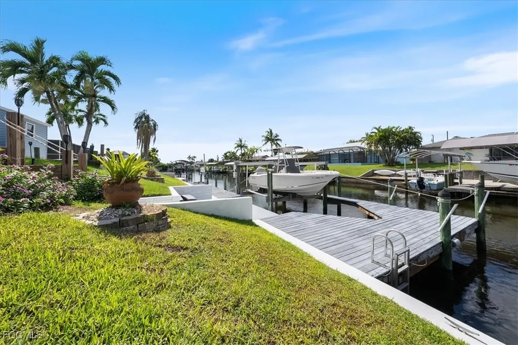 1121 SE 29th Terrace Cape Coral FL 33904