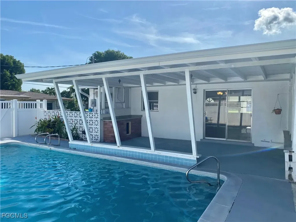 235 Maine Avenue Fort Myers FL 33905