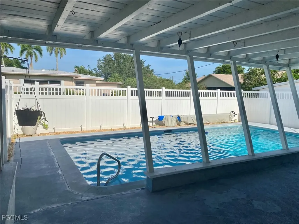 235 Maine Avenue Fort Myers FL 33905