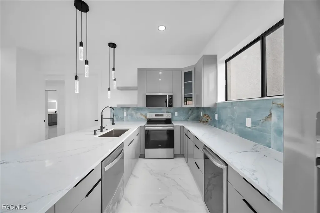 4026 SE 3rd Avenue Cape Coral FL 33904