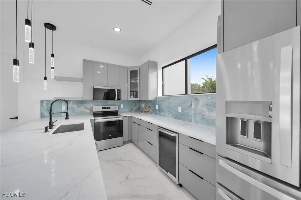 4026 SE 3rd Avenue Cape Coral FL 33904