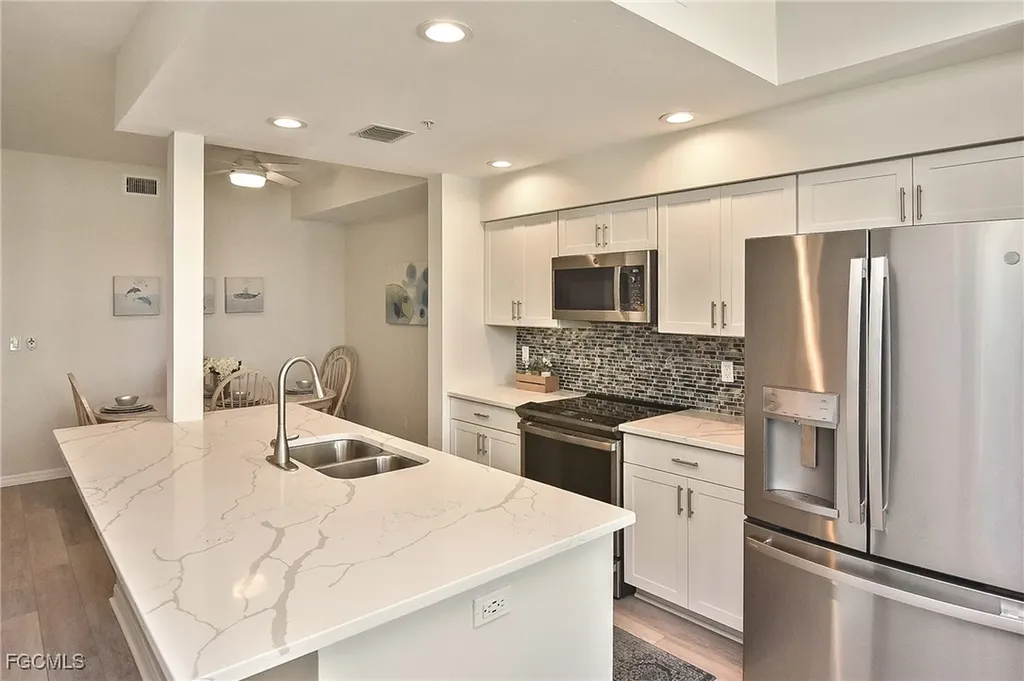 Fort Myers FL, 8096 Queen Palm Lane, Unit 226