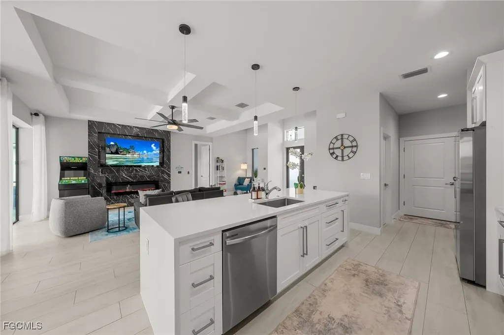 1923 SW 8th Court Cape Coral FL 33991