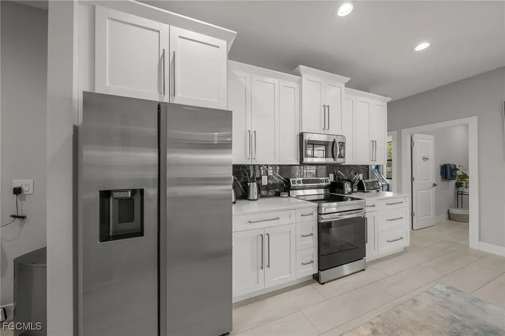 1923 SW 8th Court Cape Coral FL 33991