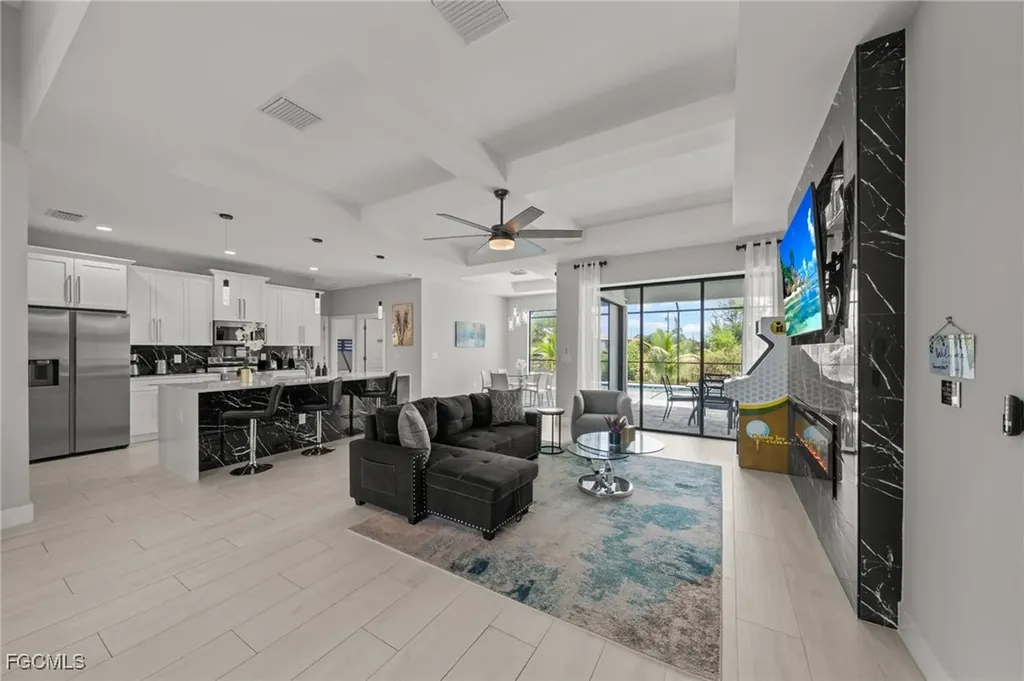 1923 SW 8th Court Cape Coral FL 33991