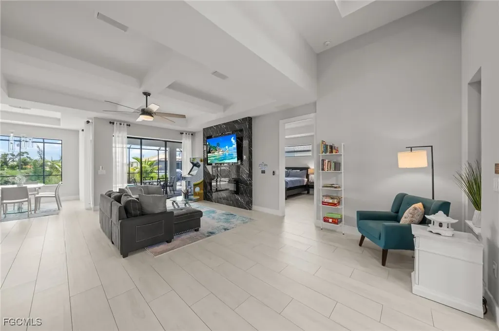 1923 SW 8th Court Cape Coral FL 33991