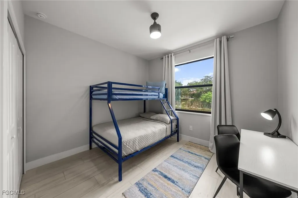 1923 SW 8th Court Cape Coral FL 33991