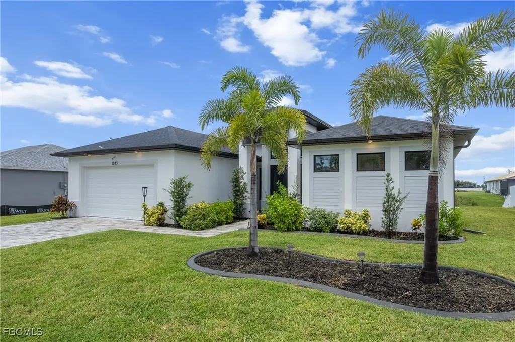 1923 SW 8th Court Cape Coral FL 33991