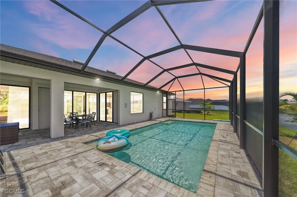 1923 SW 8th Court Cape Coral FL 33991