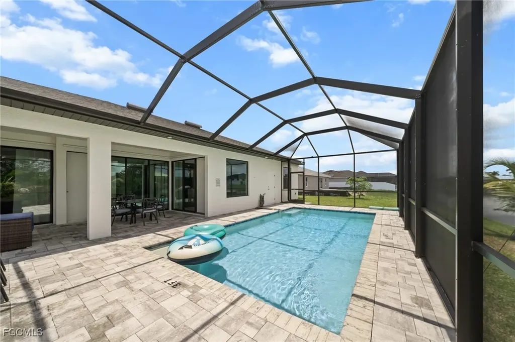 1923 SW 8th Court Cape Coral FL 33991