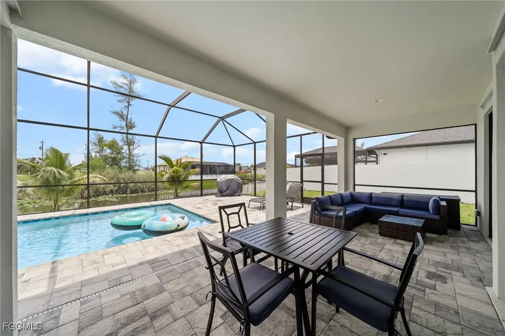 1923 SW 8th Court Cape Coral FL 33991