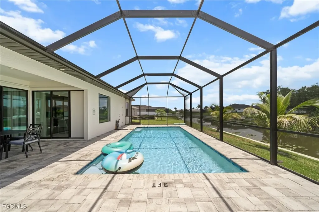 1923 SW 8th Court Cape Coral FL 33991