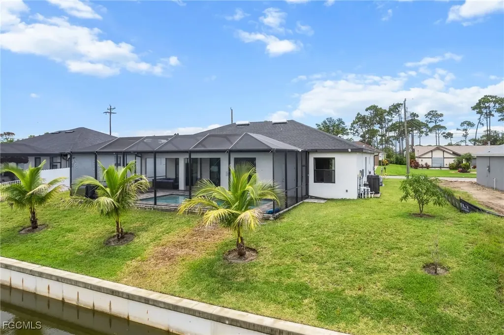 1923 SW 8th Court Cape Coral FL 33991