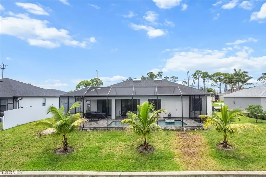 1923 SW 8th Court Cape Coral FL 33991