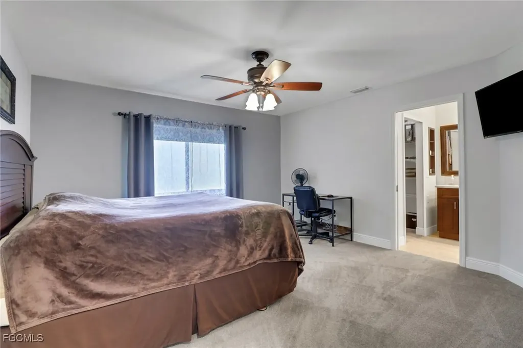 2542 SW 37th Street Cape Coral FL 33914