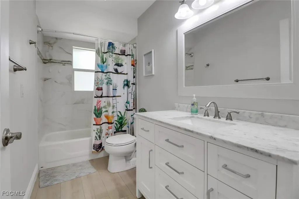 2542 SW 37th Street Cape Coral FL 33914