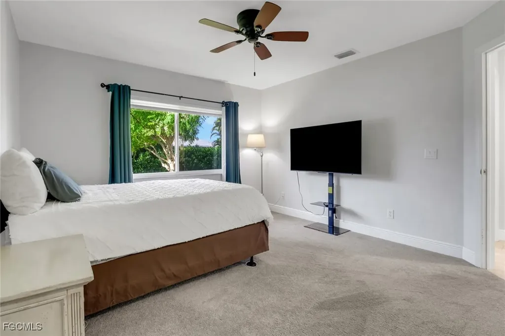 2542 SW 37th Street Cape Coral FL 33914