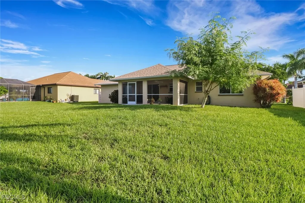 2542 SW 37th Street Cape Coral FL 33914