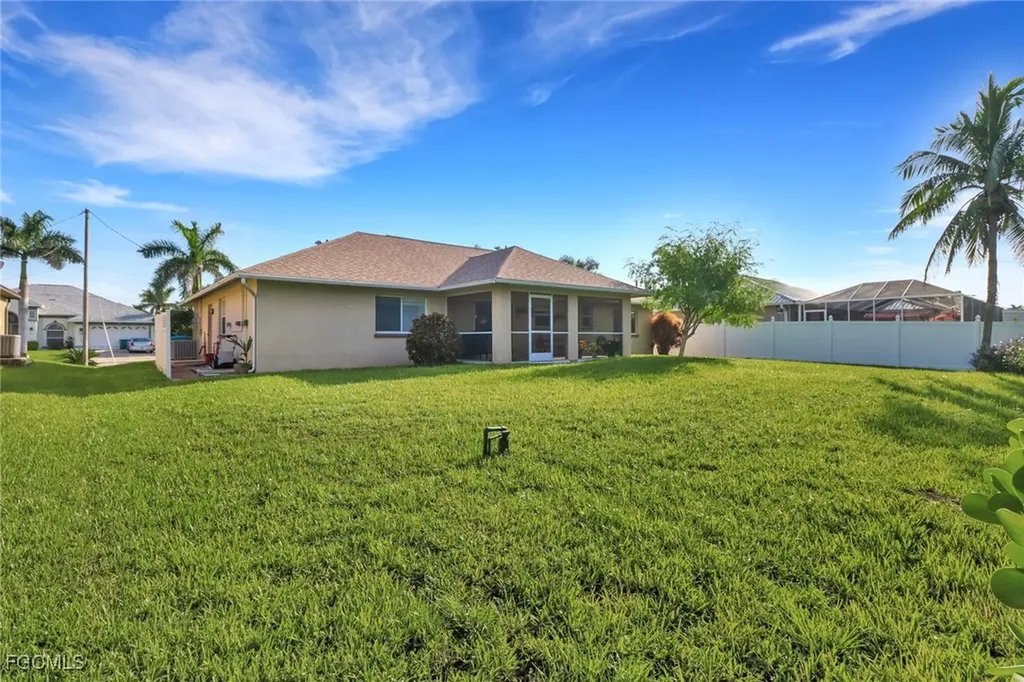 2542 SW 37th Street Cape Coral FL 33914