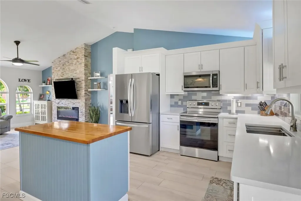 2542 SW 37th Street Cape Coral FL 33914