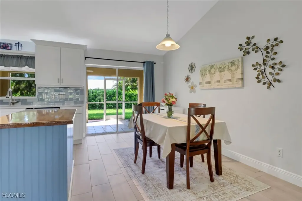 2542 SW 37th Street Cape Coral FL 33914