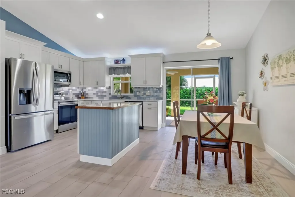 2542 SW 37th Street Cape Coral FL 33914